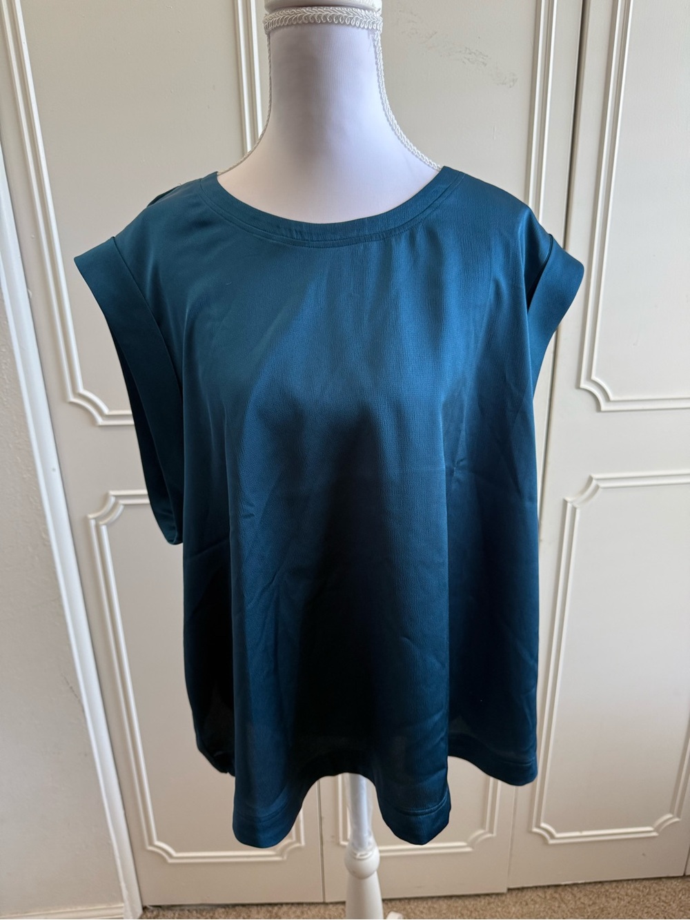 Boss Women’s Teal Blue Short Sleeve Blouse